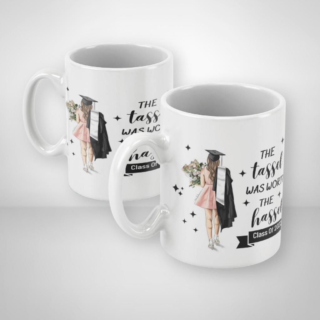 Caneca personalizada com impressão colorida, ideal para presentes, brindes e uso corporativo
