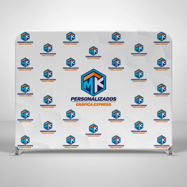 Backdrop tensionado com estrutura tubular e capa de tecido sem vinco, ideal para fundos de eventos e stands.